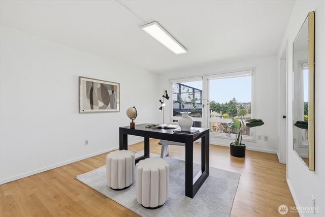 1040 NW Honeywood Place, Issaquah, WA 98027