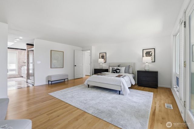 1040 NW Honeywood Place, Issaquah, WA 98027