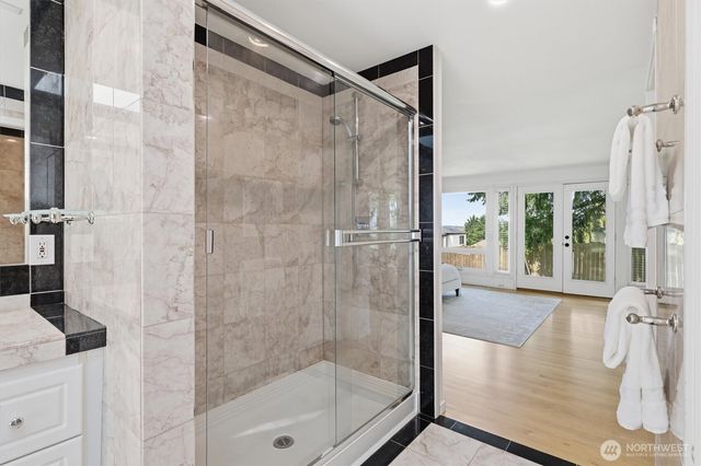 1040 NW Honeywood Place, Issaquah, WA 98027