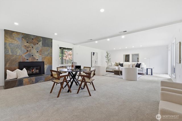 1040 NW Honeywood Place, Issaquah, WA 98027