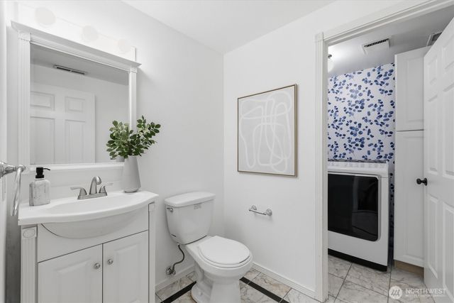 1040 NW Honeywood Place, Issaquah, WA 98027