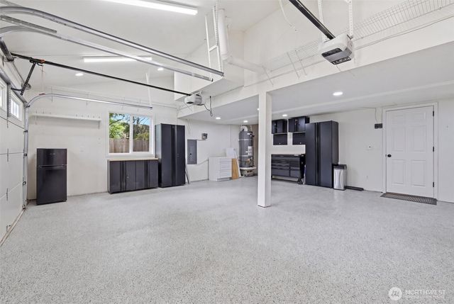 1040 NW Honeywood Place, Issaquah, WA 98027