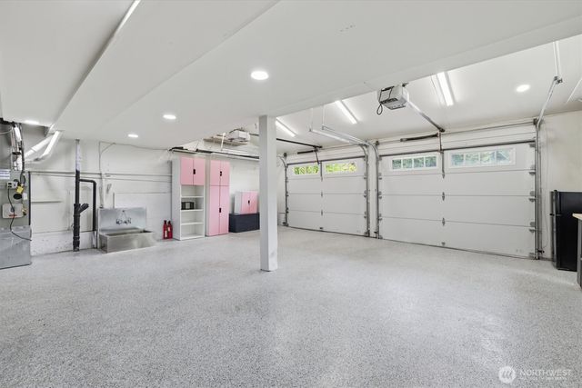 1040 NW Honeywood Place, Issaquah, WA 98027