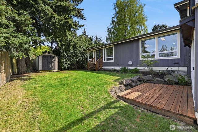 1040 NW Honeywood Place, Issaquah, WA 98027