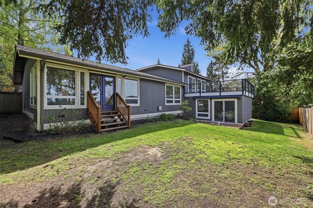 1040 NW Honeywood Place, Issaquah, WA 98027