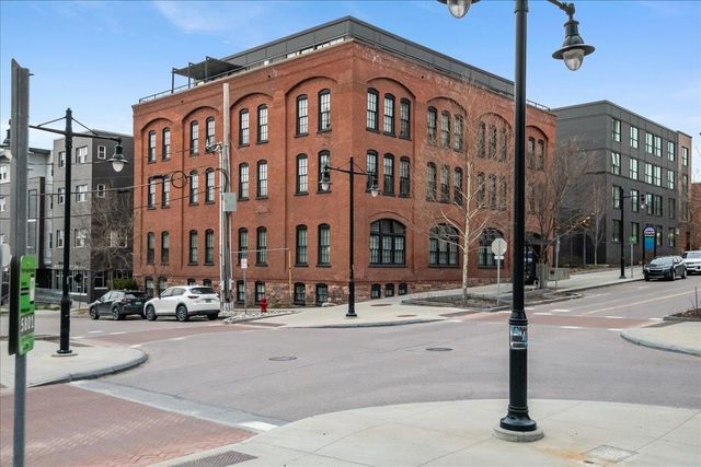 161 Saint Paul St Unit 202, Burlington, VT 05401