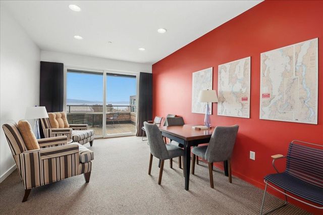 161 Saint Paul St Unit 202, Burlington, VT 05401