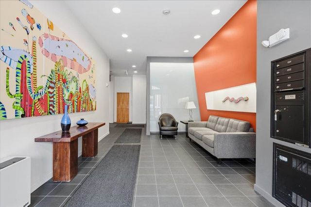 161 Saint Paul St Unit 202, Burlington, VT 05401