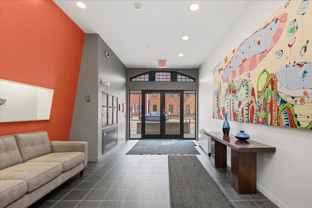 161 Saint Paul St Unit 202, Burlington, VT 05401