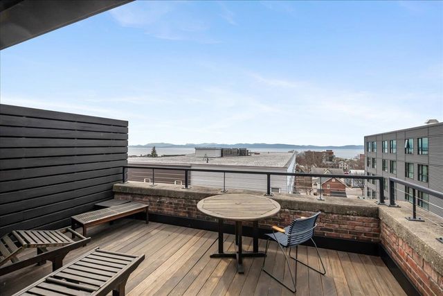 161 Saint Paul St Unit 202, Burlington, VT 05401