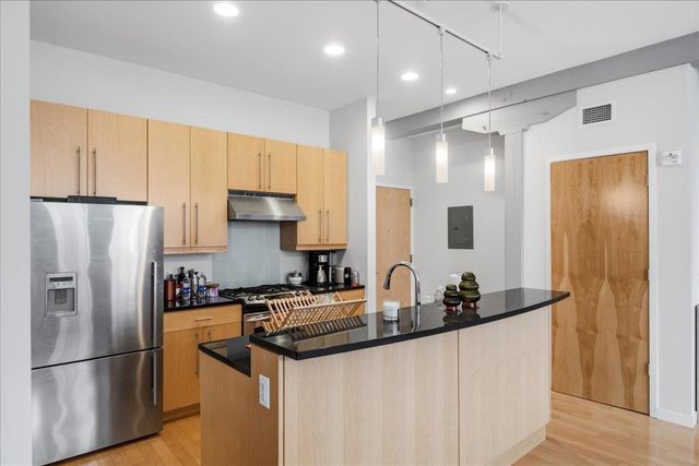 161 Saint Paul St Unit 202, Burlington, VT 05401