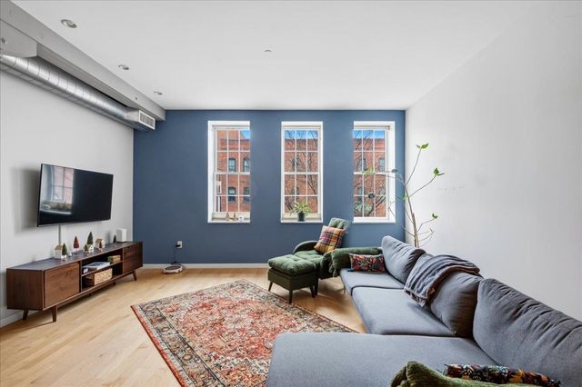 161 Saint Paul St Unit 202, Burlington, VT 05401