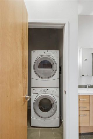 161 Saint Paul St Unit 202, Burlington, VT 05401