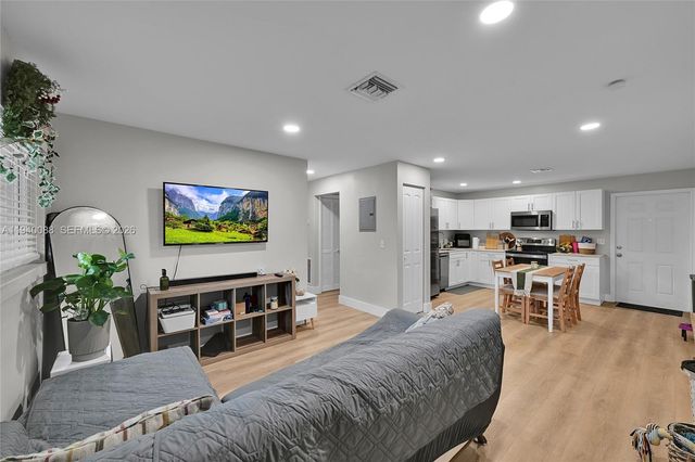 700 NW 18th St, Fort Lauderdale, FL 33311