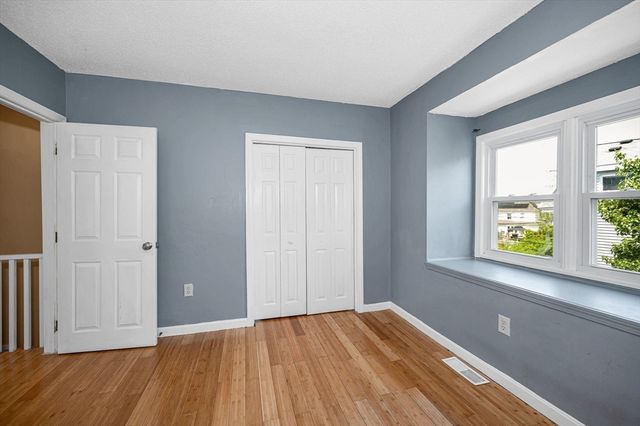54 Gates St 2, Lowell, MA 01851
