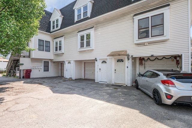 54 Gates St 2, Lowell, MA 01851