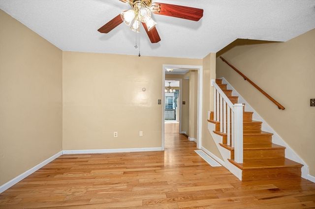 54 Gates St 2, Lowell, MA 01851