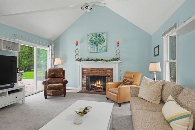15 Sawmill Dr, Northborough, MA 01532