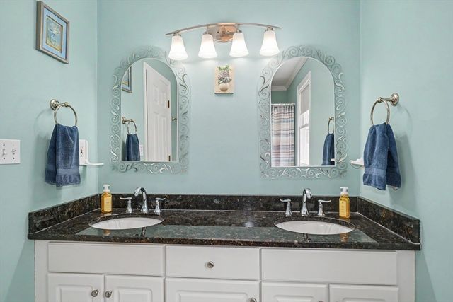15 Sawmill Dr, Northborough, MA 01532