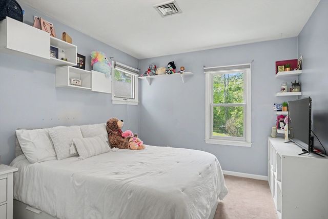 15 Sawmill Dr, Northborough, MA 01532