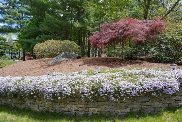 15 Sawmill Dr, Northborough, MA 01532