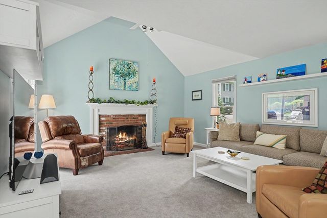 15 Sawmill Dr, Northborough, MA 01532
