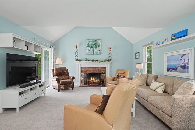 15 Sawmill Dr, Northborough, MA 01532