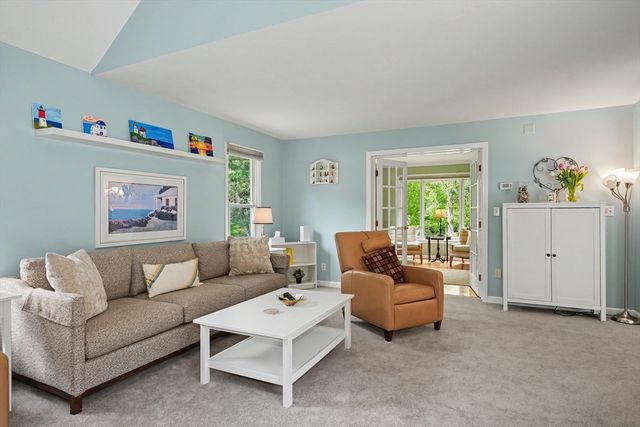 15 Sawmill Dr, Northborough, MA 01532