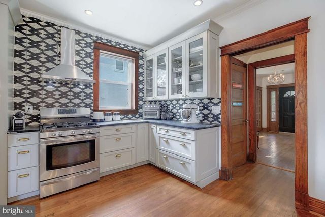 706 VAN BUREN ST NW, Washington, DC 20012