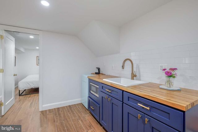 706 VAN BUREN ST NW, Washington, DC 20012