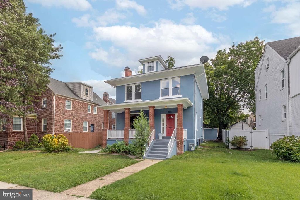 706 VAN BUREN ST NW, Washington, DC 20012