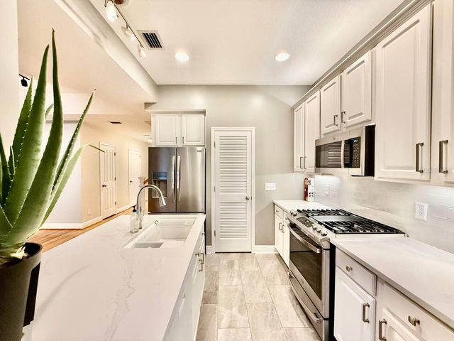 2920 W EL PRADO BOULEVARD 12, Tampa, FL 33629