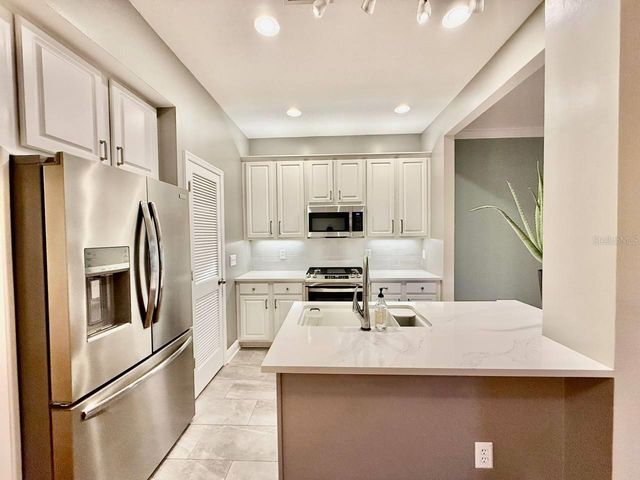 2920 W EL PRADO BOULEVARD 12, Tampa, FL 33629
