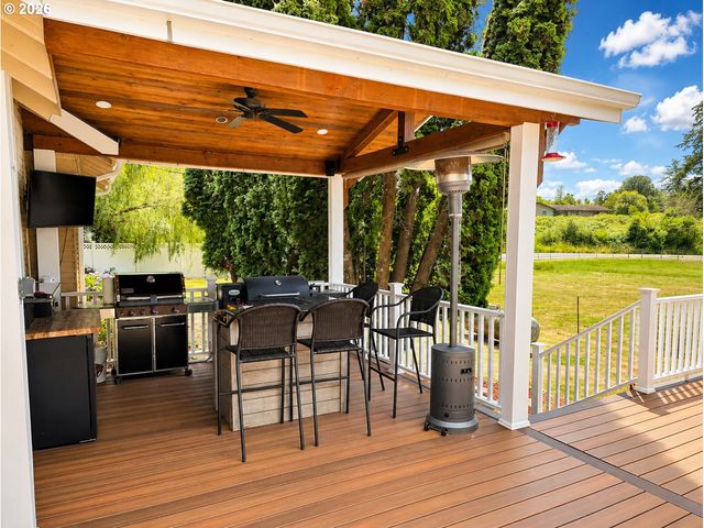 38495 Sw LAURELWOOD Rd, Gaston, OR 97119