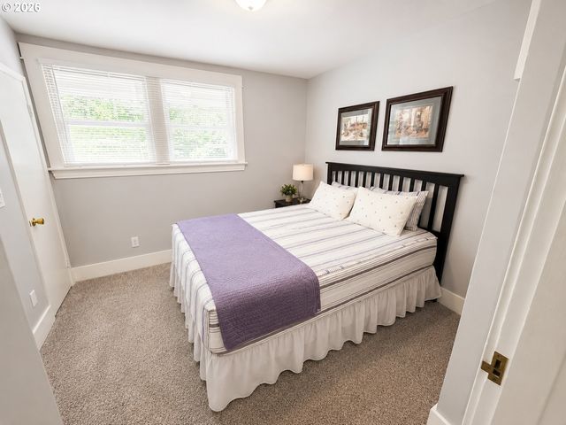 38495 Sw LAURELWOOD Rd, Gaston, OR 97119