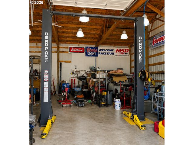 38495 Sw LAURELWOOD Rd, Gaston, OR 97119