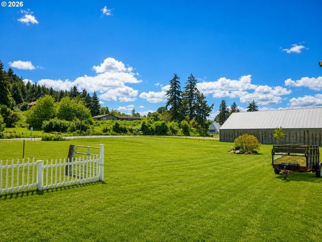 38495 Sw LAURELWOOD Rd, Gaston, OR 97119