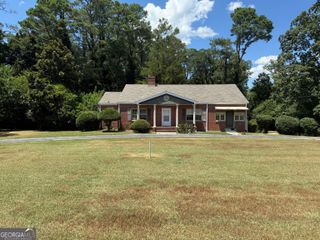 998 Highland Circle SE, Conyers, GA 30012