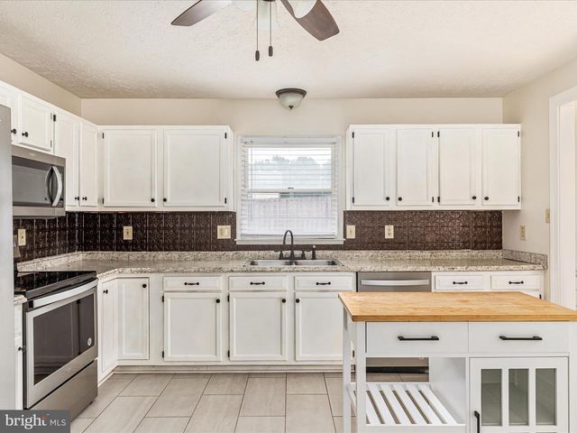 211 KILLDEER RD, Stephens City, VA 22655