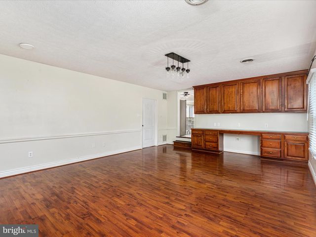211 KILLDEER RD, Stephens City, VA 22655