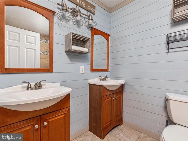 211 KILLDEER RD, Stephens City, VA 22655