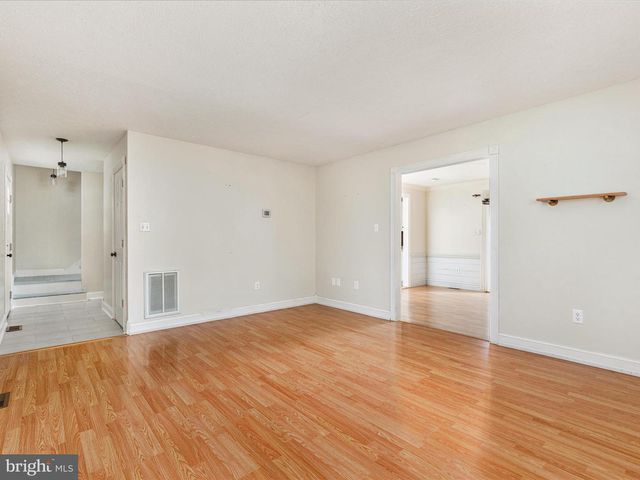 211 KILLDEER RD, Stephens City, VA 22655