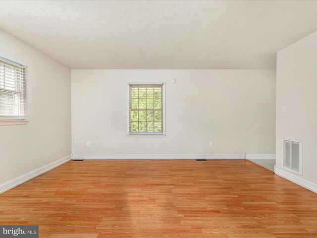 211 KILLDEER RD, Stephens City, VA 22655
