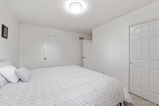 14901 Jockey Club Drive, Chesterfield, MO 63017