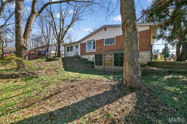 3265 Harness Drive, St Louis, MO 63033