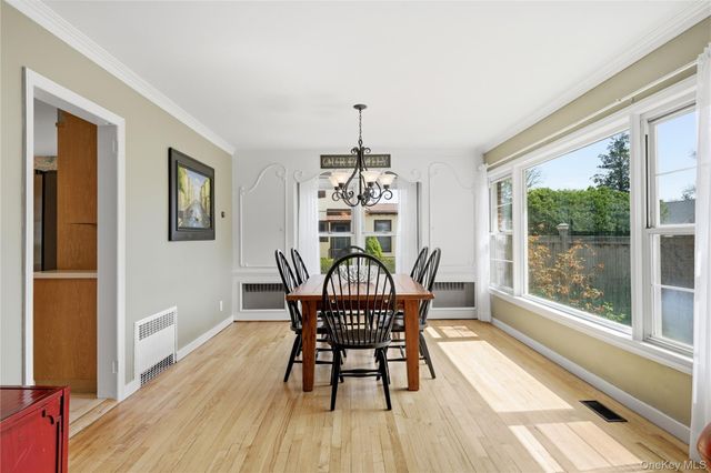 36 Hemlock Lane, Bay Shore, NY 11706