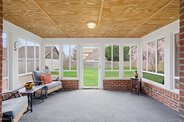 36 Hemlock Lane, Bay Shore, NY 11706