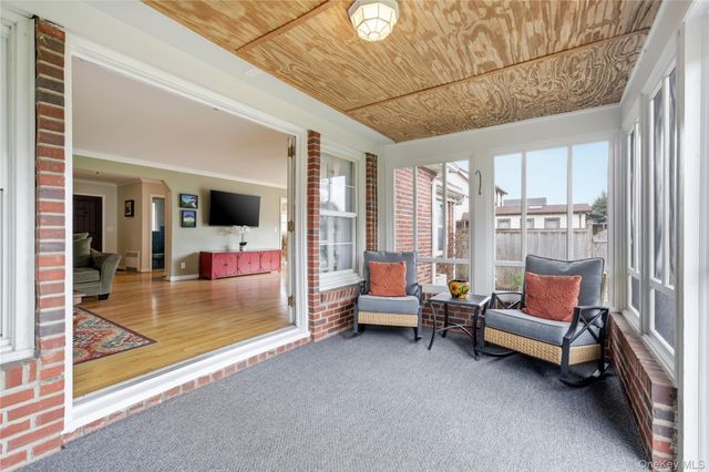 36 Hemlock Lane, Bay Shore, NY 11706