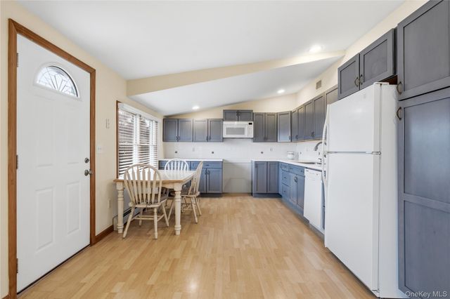 36 Hemlock Lane, Bay Shore, NY 11706