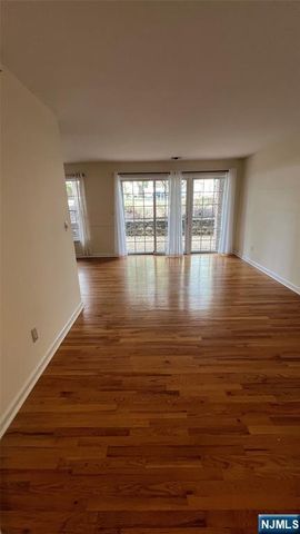 102 Central Park Place 102, Ramsey, NJ 07446